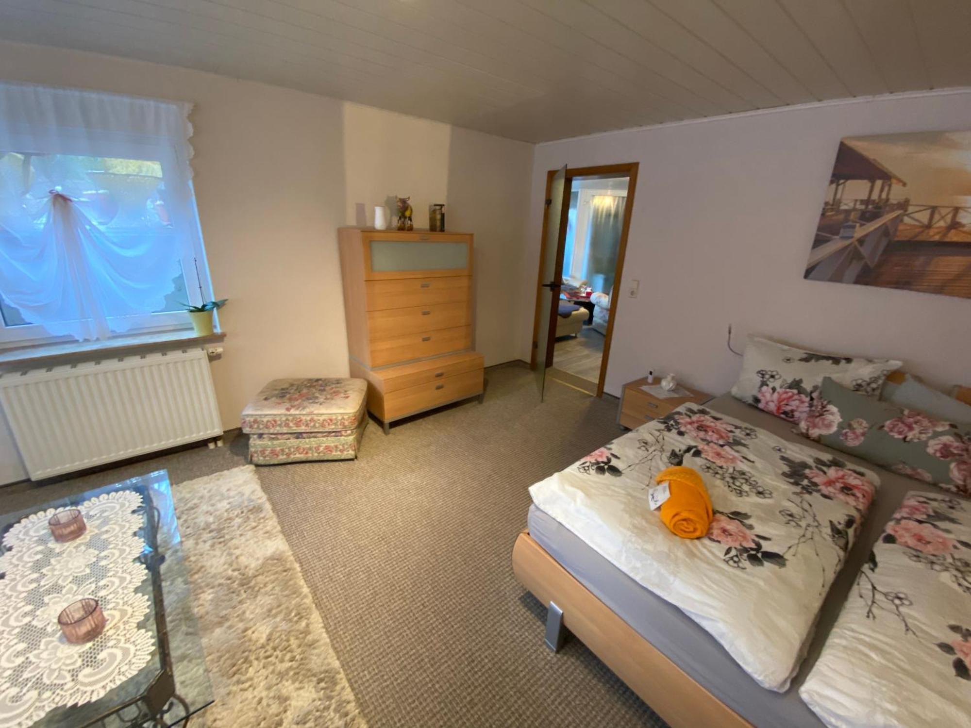 Grosse Helle Wohnung Am Wald In Bad Saarow Nahe Gruenheide Und Berlin Souterrain Exterior foto