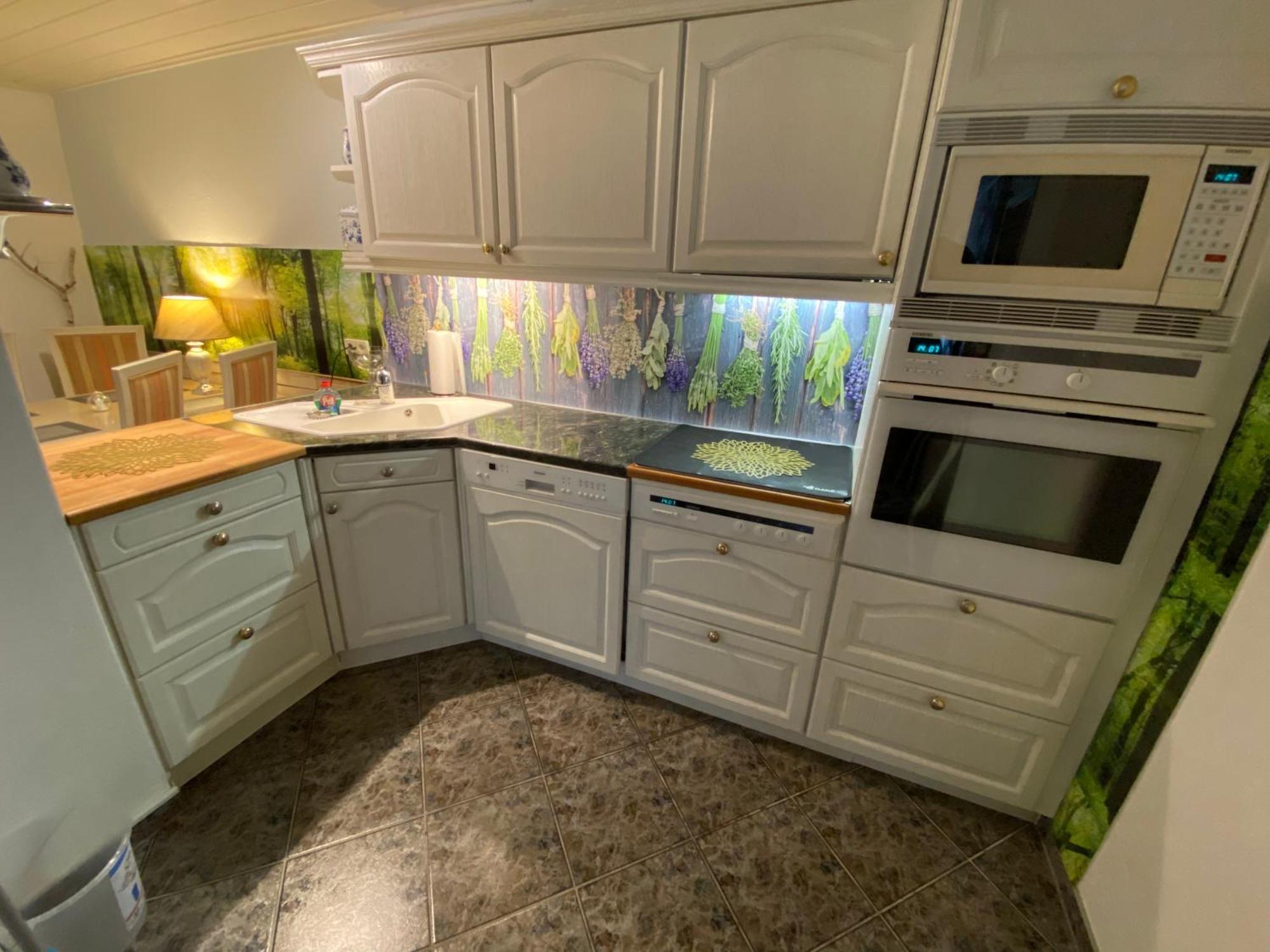 Grosse Helle Wohnung Am Wald In Bad Saarow Nahe Gruenheide Und Berlin Souterrain Exterior foto